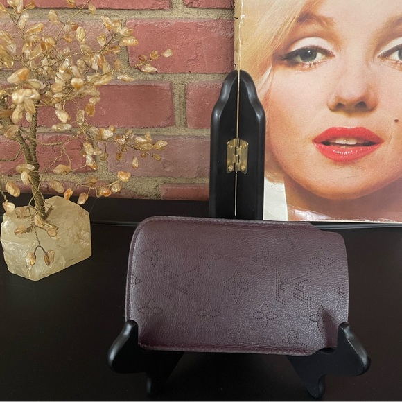 🔥AUTHENTIC 🔥LOUIS🔥 VUITTON 🔥LEATHER 🔥CASE - Picture 3 of 7